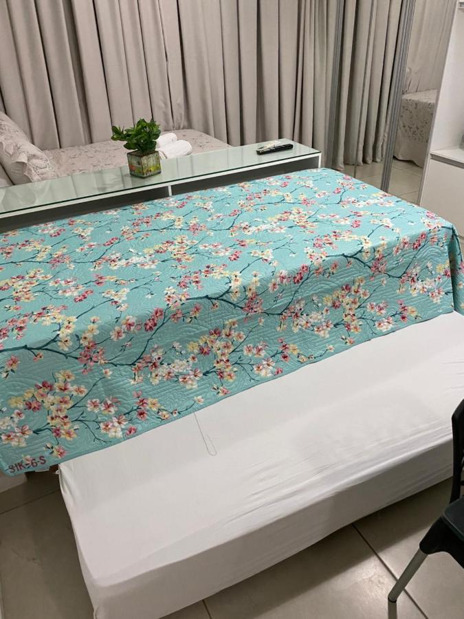 Golden Shopping Service Apartment *